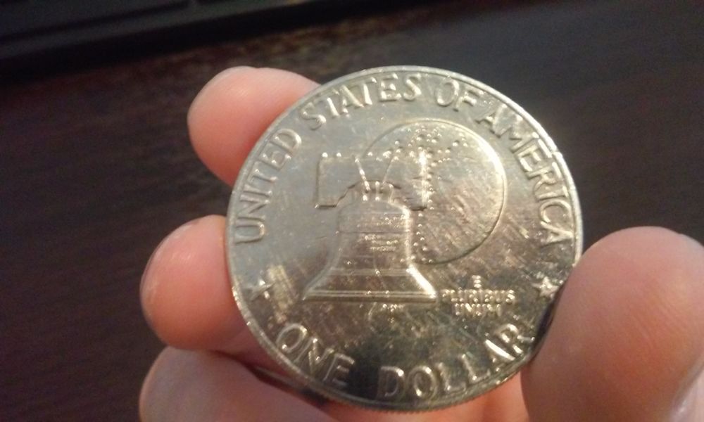 Weird-Looking-Yellow-Reeded-Edge-1976-Glossy-Looking-Ike